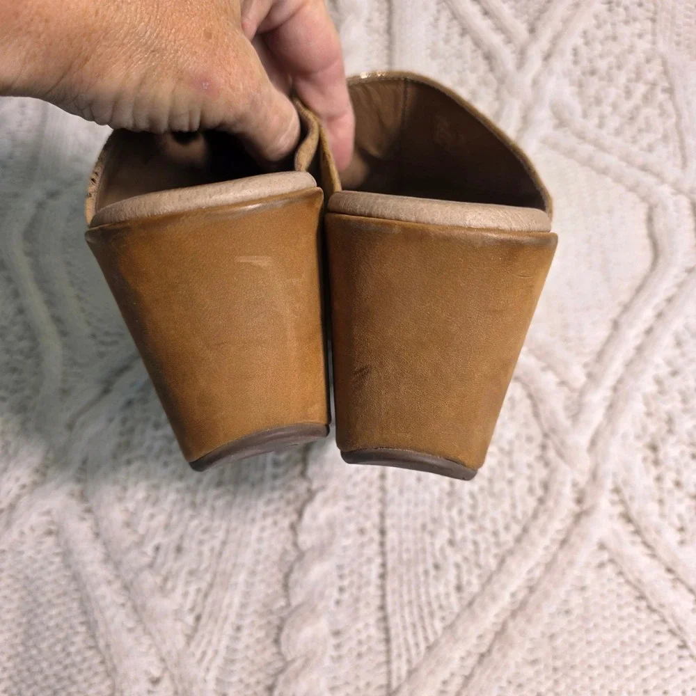 Chocolat Blu Yiona Wedge Sandals Gold Snakeskin‎ Peep Toe Women 10 Excellent